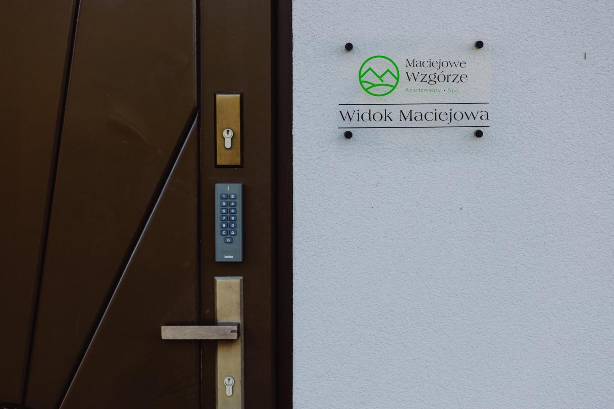 Maciejowe Wzgórze: Dual With Exclusive Retreat *